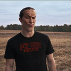 BIT ODD INNIT? - T-Shirt